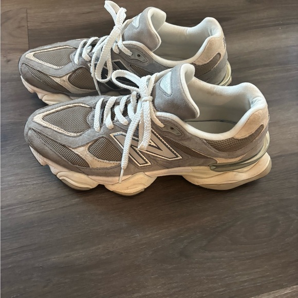 New Balance 9060 - Picture 2 of 6